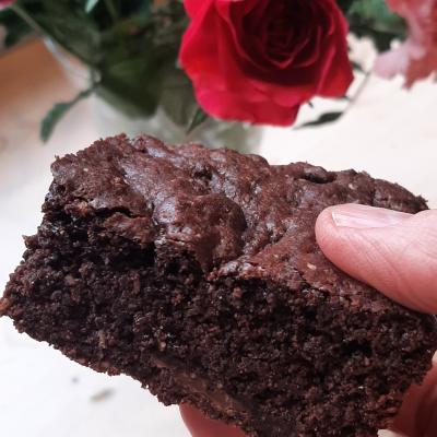 Super crunchy but gooey brownies with large chunks of oreos inside